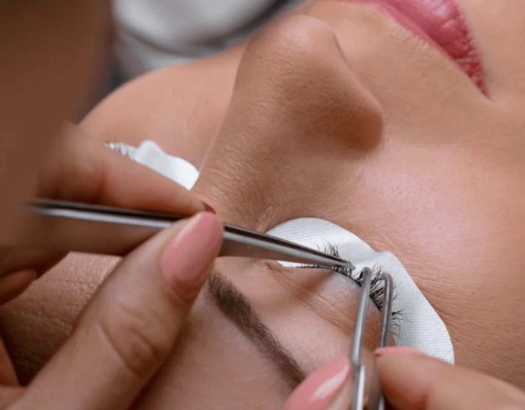 10-Day Eyelash Extension Course in Bangalore | Lash Pro Fast Eyelash Extension Course